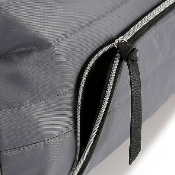 DSW Grey Duffle Bag NWT - Picture 6 of 9